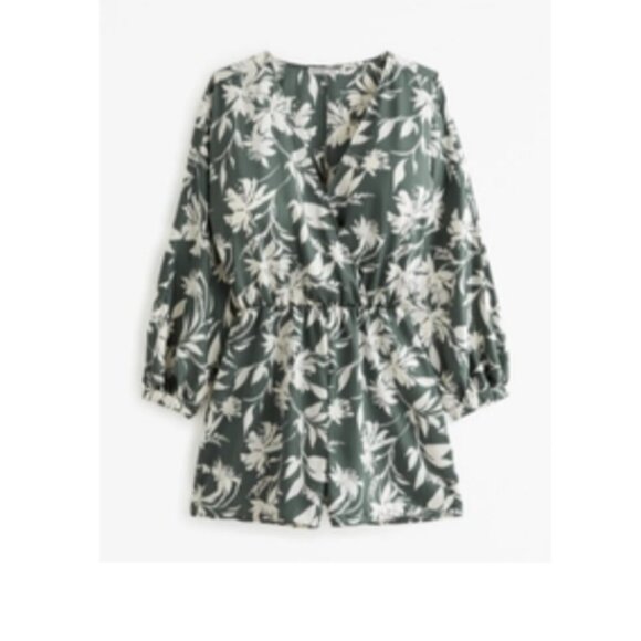 Abercrombie & Fitch Pants - Abercrombie & Fitch Long Sleeve Easy Waist Romper Green Floral Size M EUC